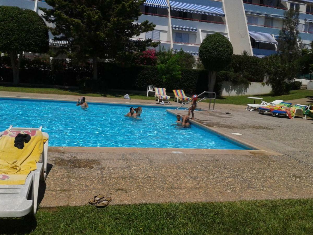 Amathusia beach apartment Limassol Bagian luar foto