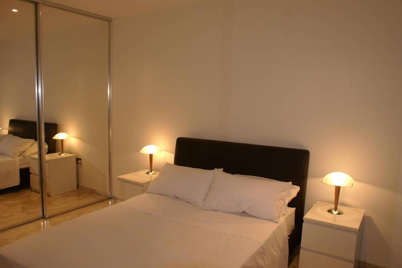Amathusia beach apartment Limassol Bagian luar foto